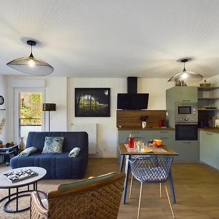 Apartment -birdy- Chaleureux T2, Renove Avec Parking